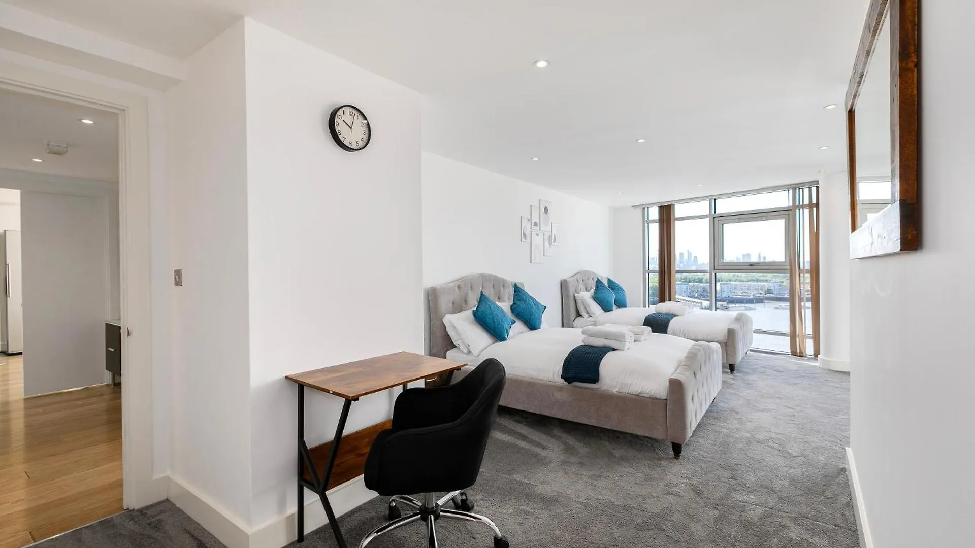 Apartment Pics Worthy London 2 Bedroom 2 Bath Flat Thames View Sleep 6 United Kingdom