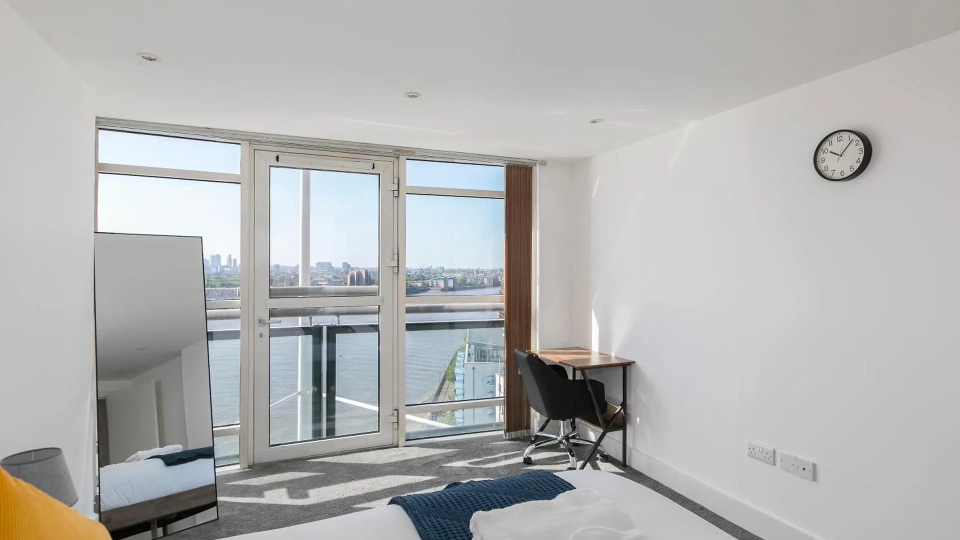 Apartment Pics Worthy London 2 Bedroom 2 Bath Flat Thames View Sleep 6
